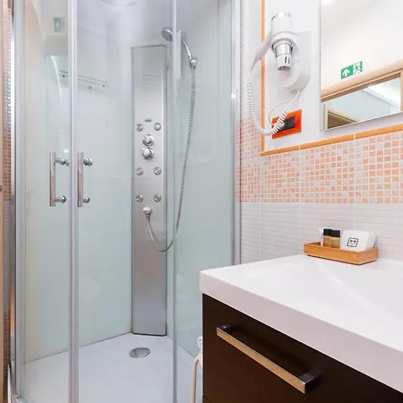 בית הארחה Next Stop St Peter 4*