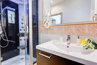 Next Stop St Peter בית הארחה