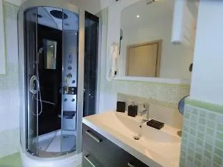 Next Stop St Peter 4*